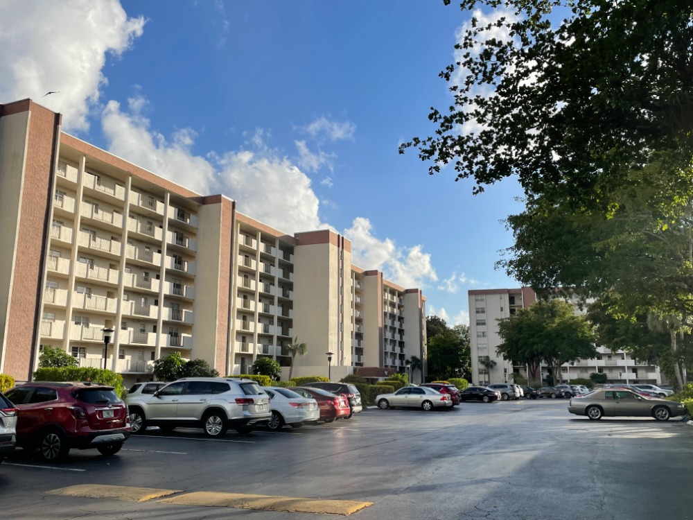 Hi Greens of Inverrary Condominium Association COA in lauderhill, FL